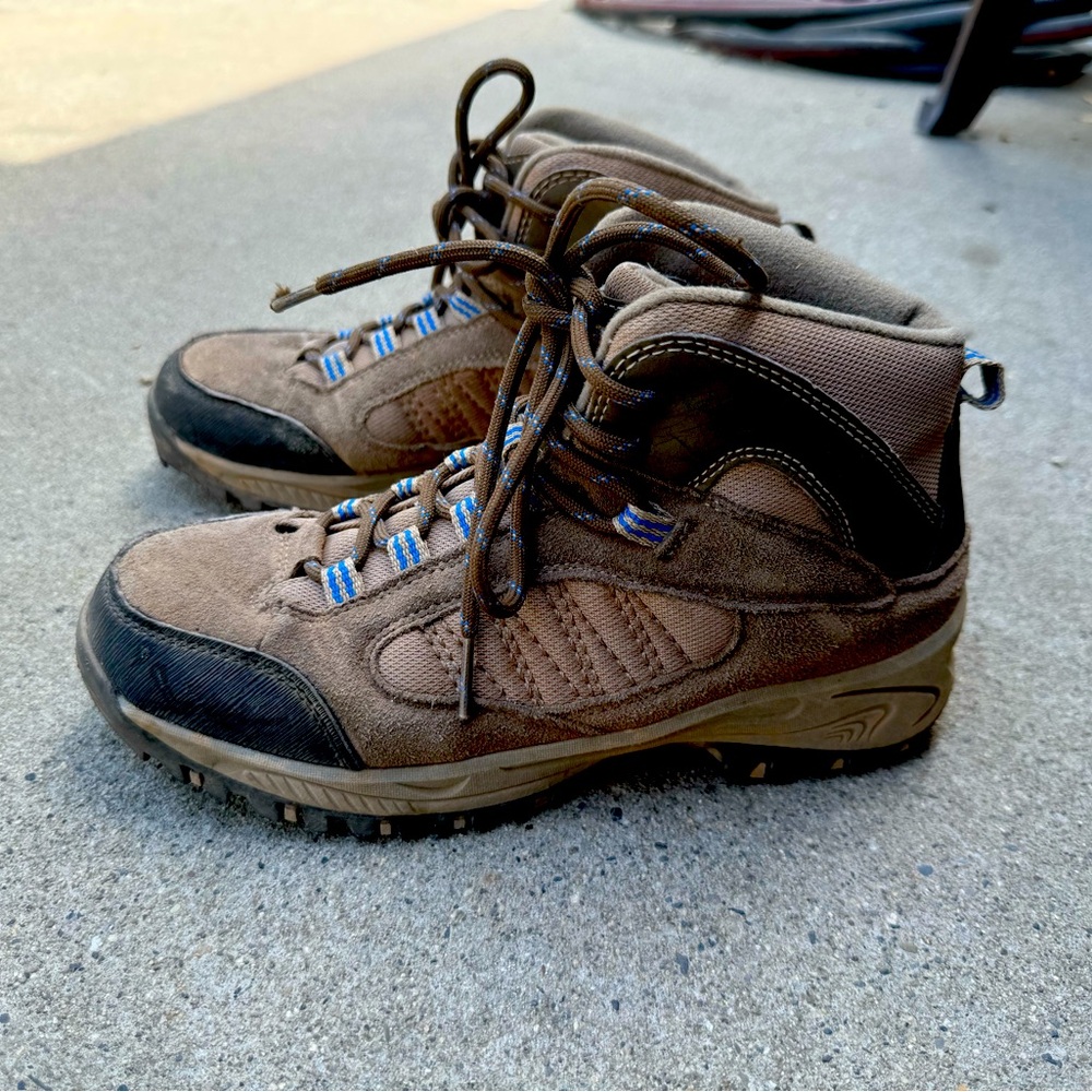Denali women’s hiking boots